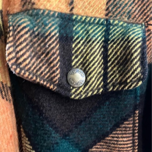 Vintage 70s Plaid Wool Shacket design.
“Top Gun” - Picture 7 of 10